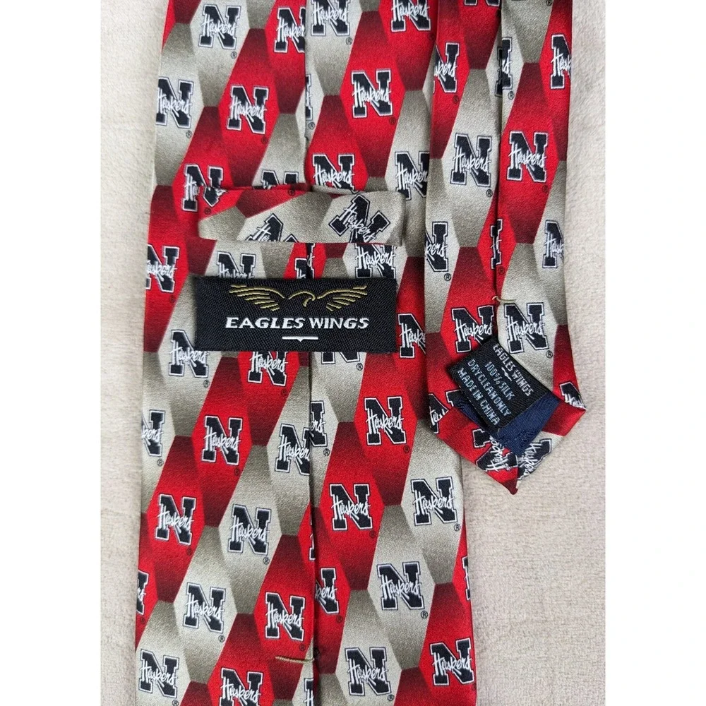 Nebraska Cornhuskers 4x58 Silk Tie EUC Eagle Wings